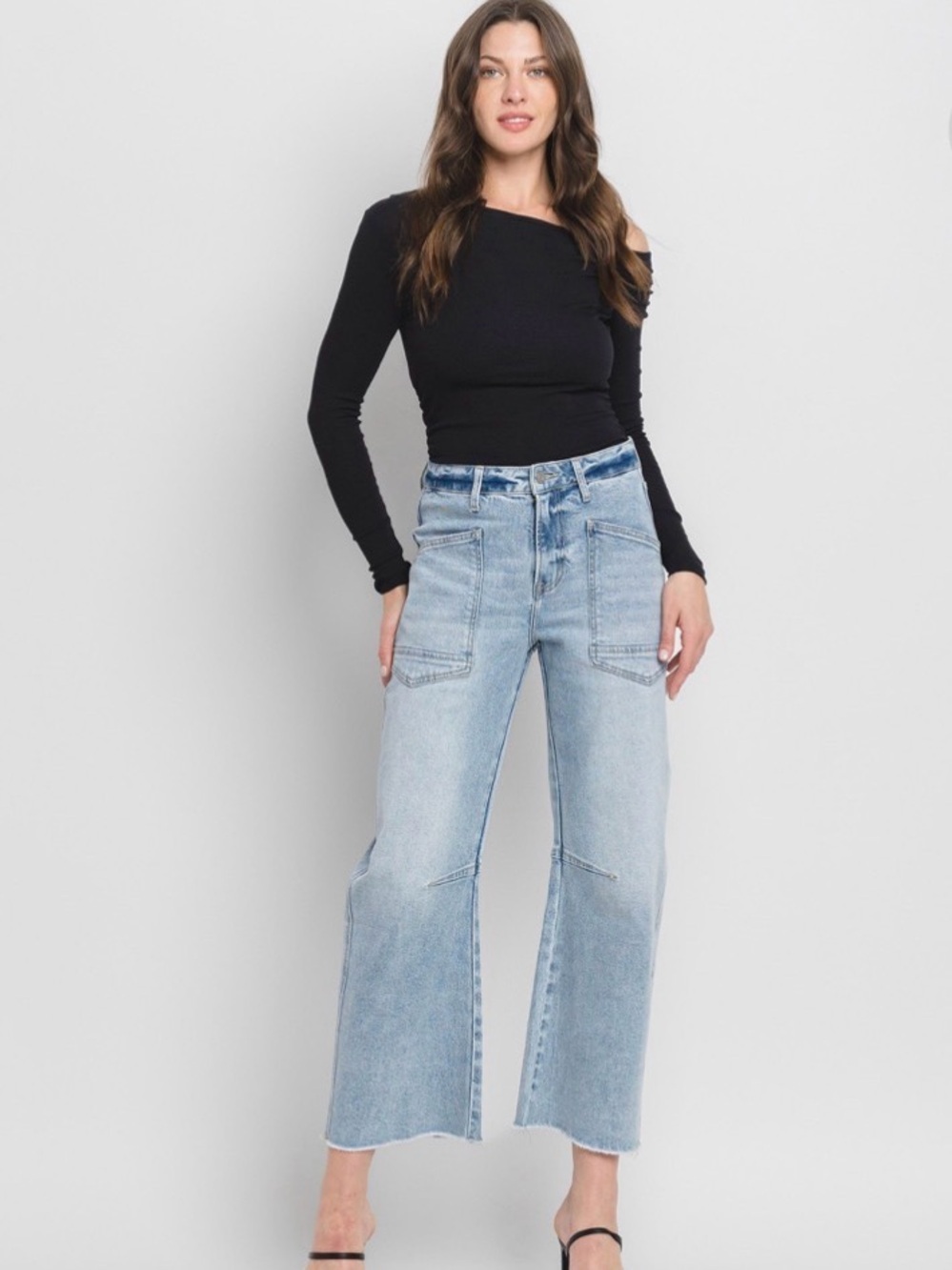 VERVET Heroine High Rise Barrel Jeans Light Wash Utility Pocket Raw Hem 27